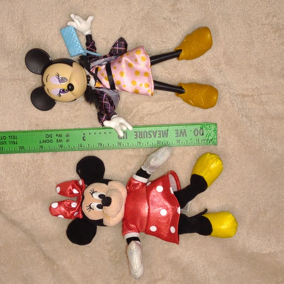 (2) 💖Minnie Mouses plush and poseible 6" 8" - Picture 1 of 9